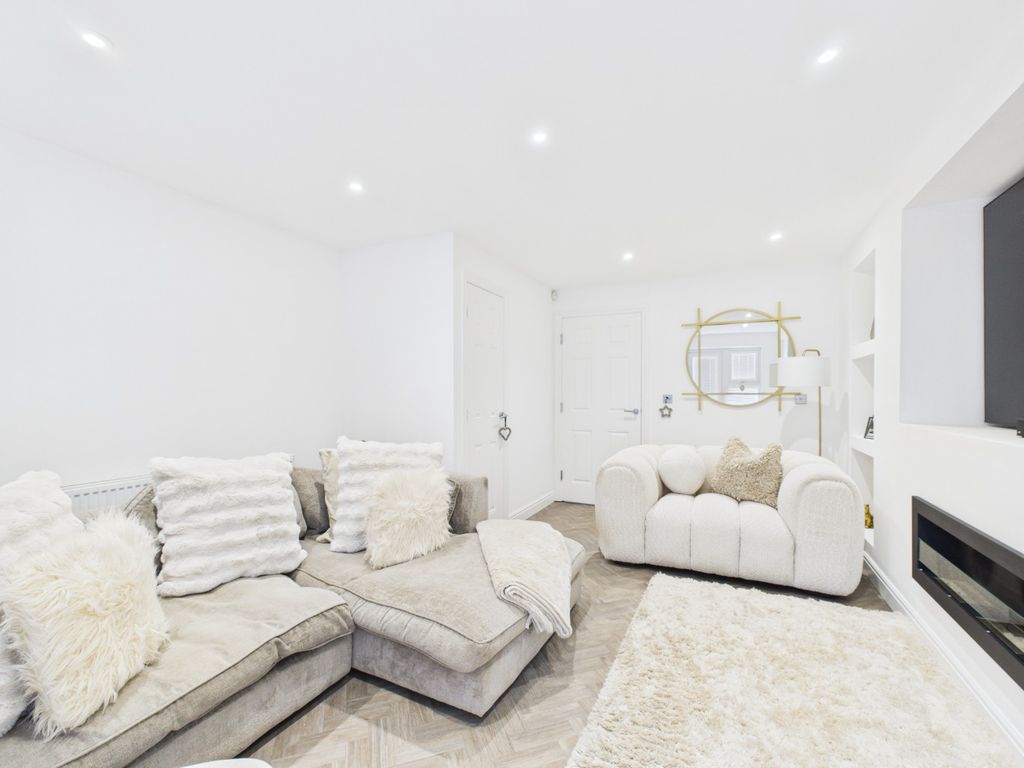 Property photo 3 of 15 4462022