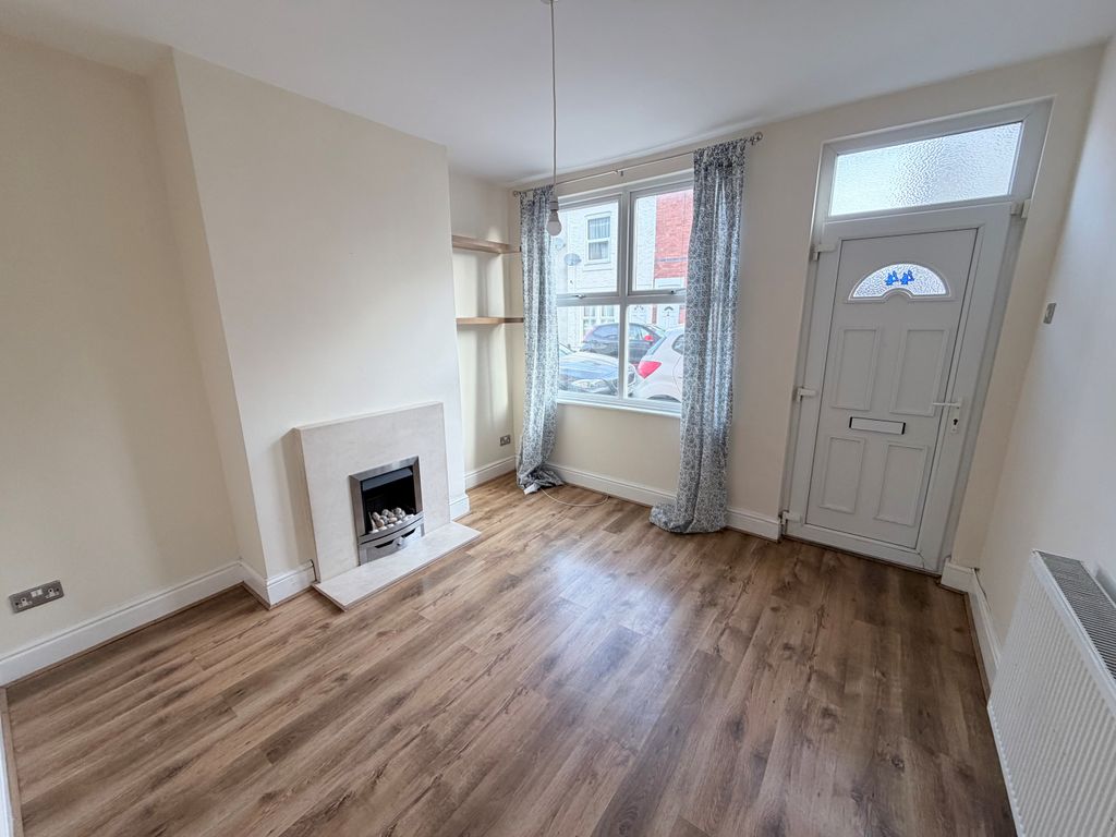 Property photo 2 of 14 44 Charles 8