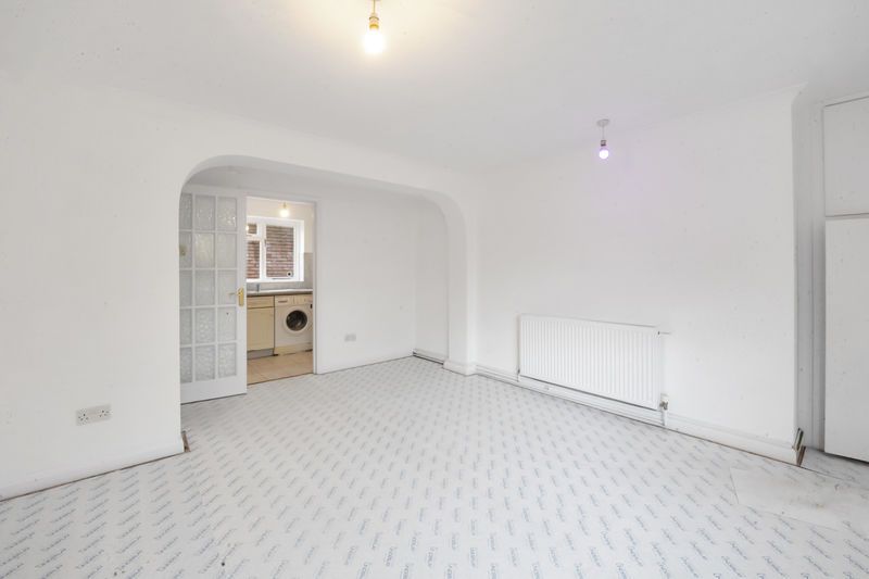 Property photo 3 of 7 Photo 12