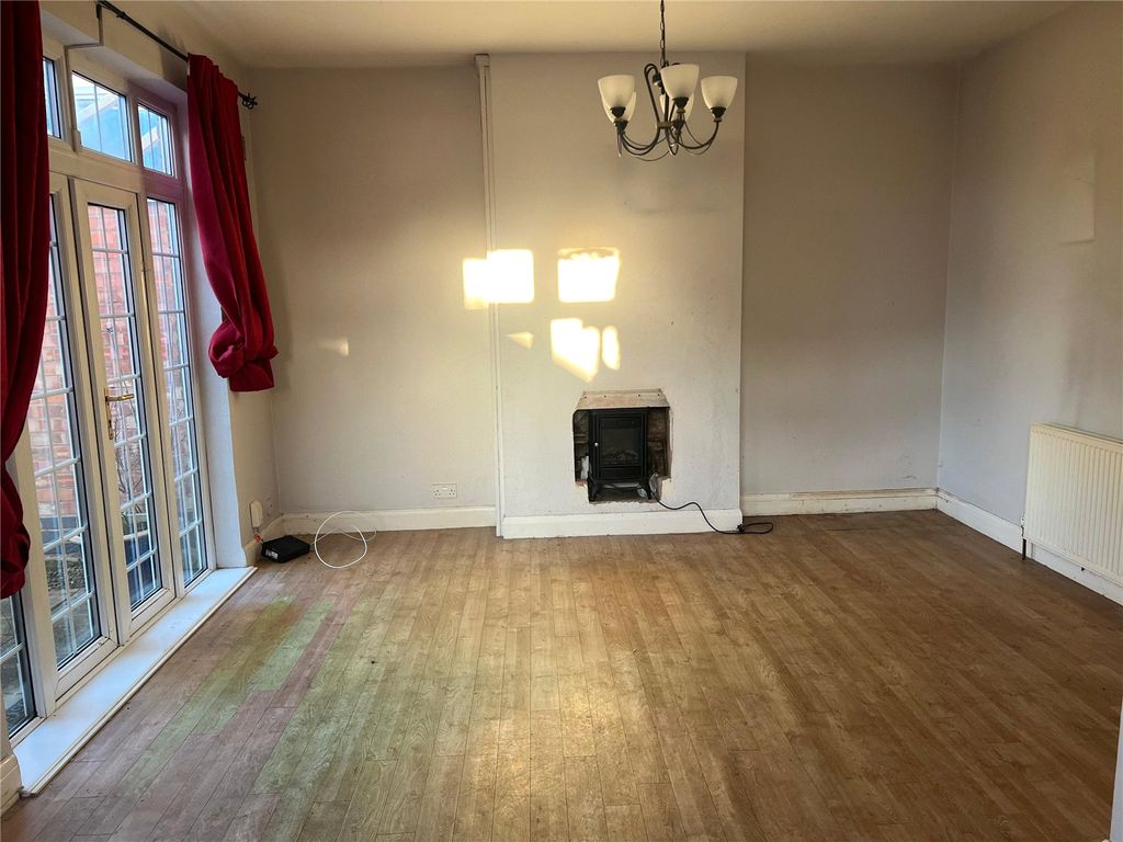 Property photo 2 of 21 Picture No. 24