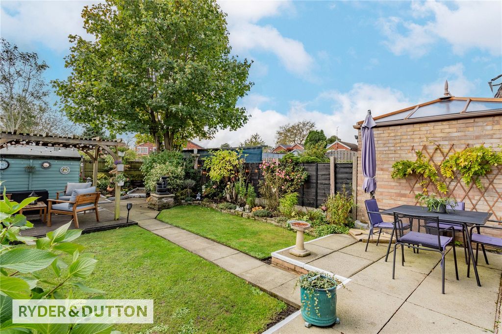 Property photo 3 of 20 Garden