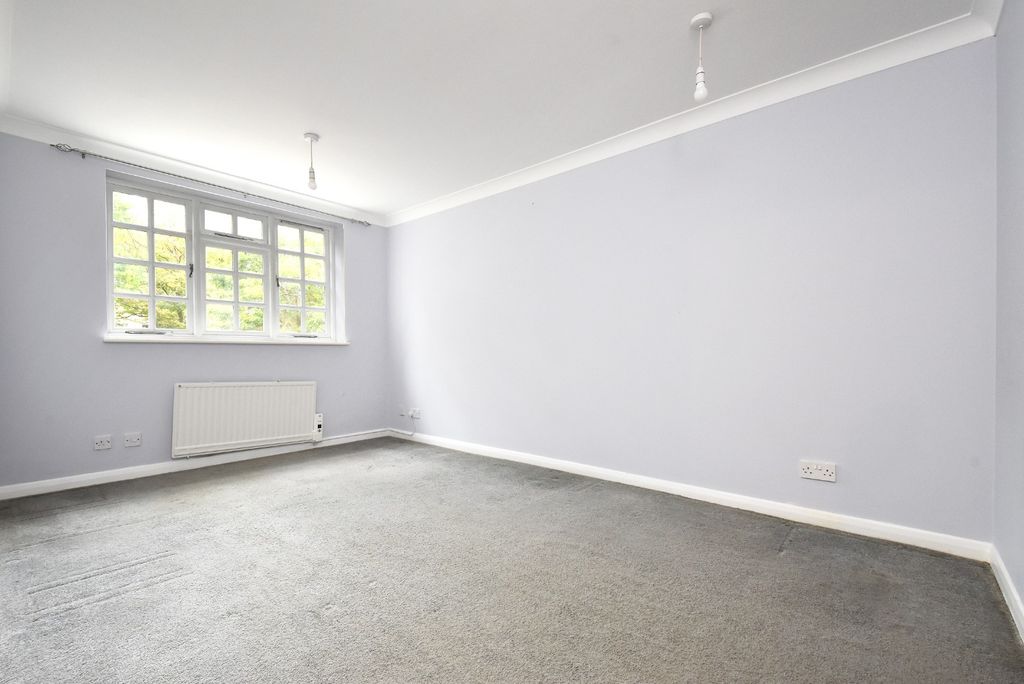 Property photo 2 of 8 5673721