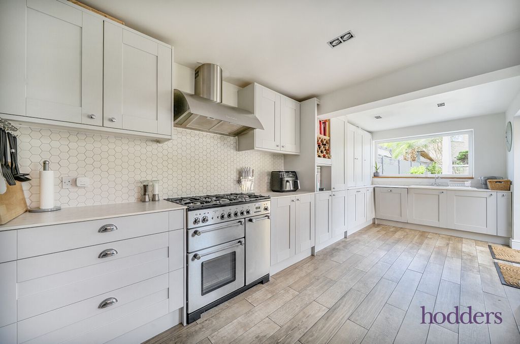 Property photo 3 of 20 B51Baa78-A795-442...