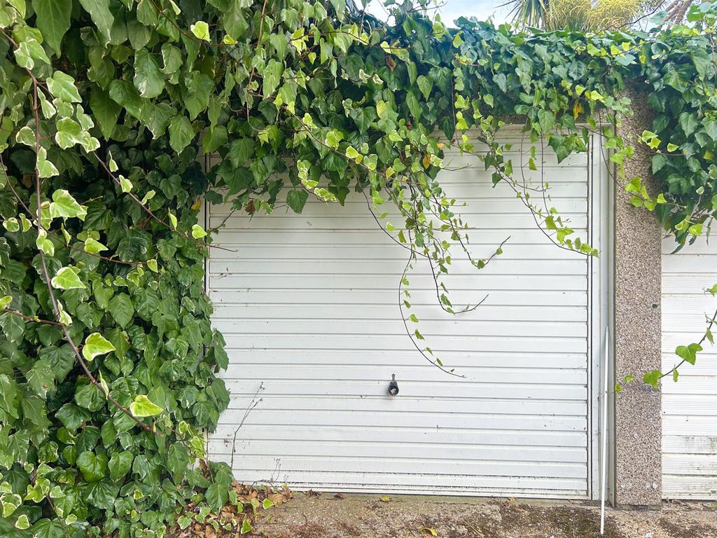 Property photo 3 of 3