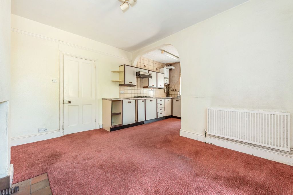 Property photo 3 of 24