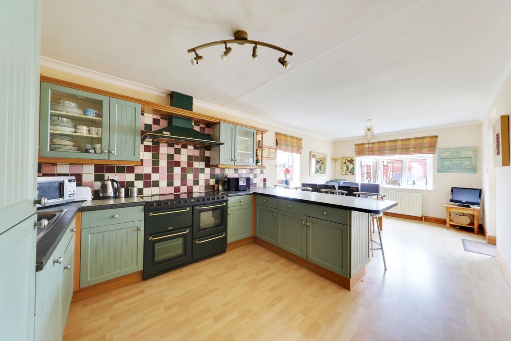 Property photo 2 of 13