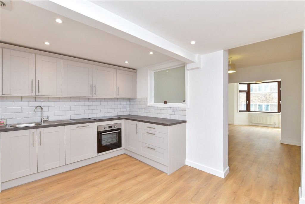 Property photo 2 of 14 Kitchen/ Breakfast Room