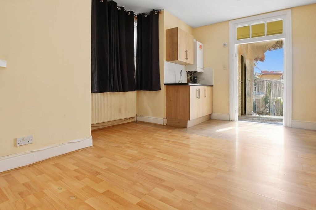 Property photo 3 of 7 Xyzhtn6S9Uc25Amhhvyfng.Jpg