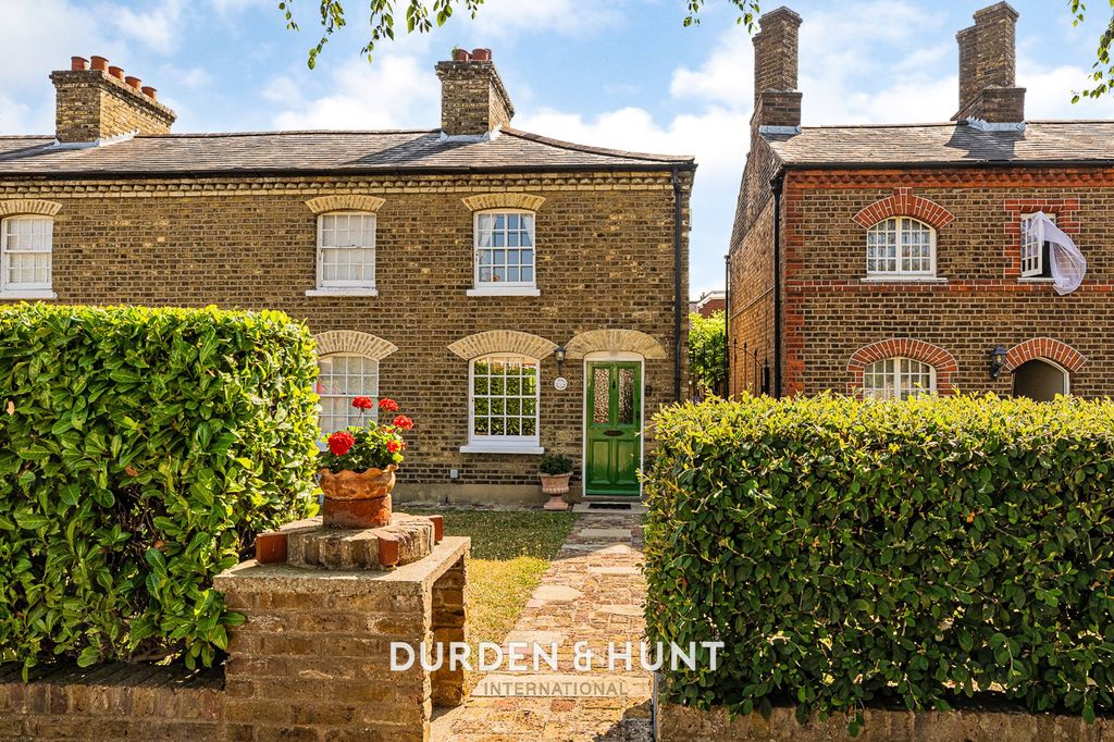 Property photo 1 of 35