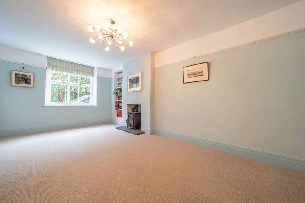 Property photo 3 of 24