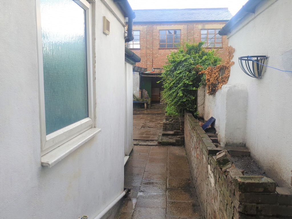 Property photo 3 of 7