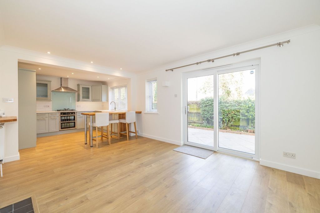 Property photo 2 of 16 Picture 2