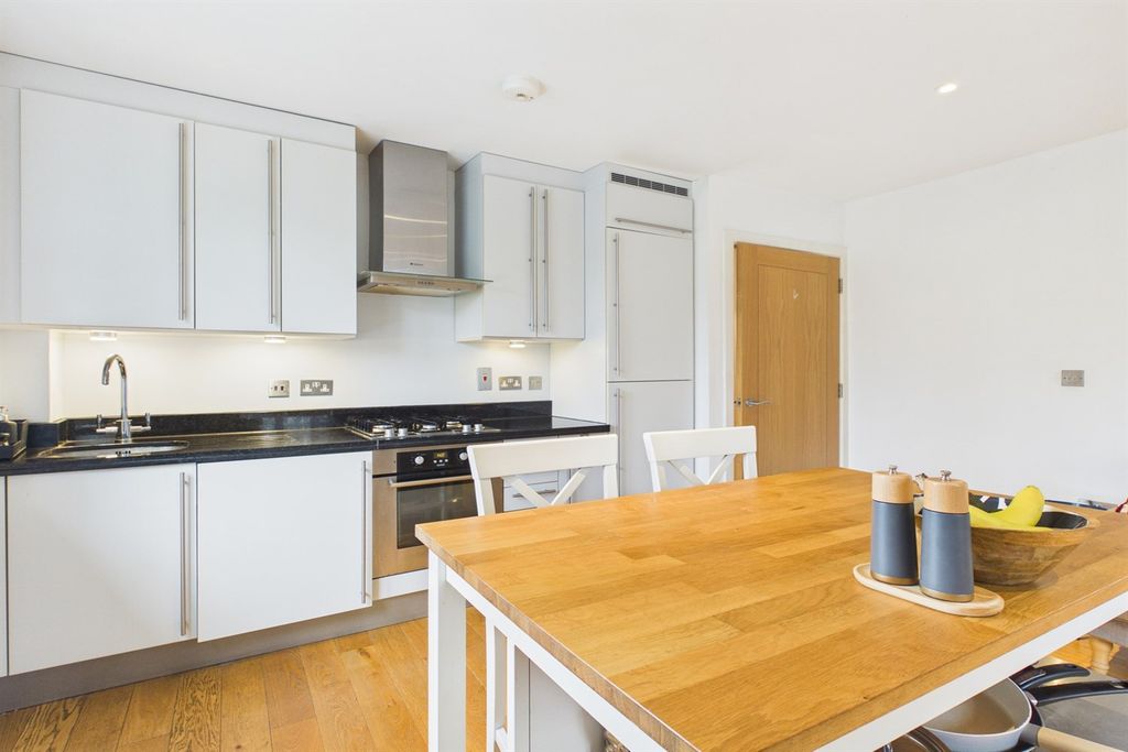 Property photo 3 of 13 Kitchen