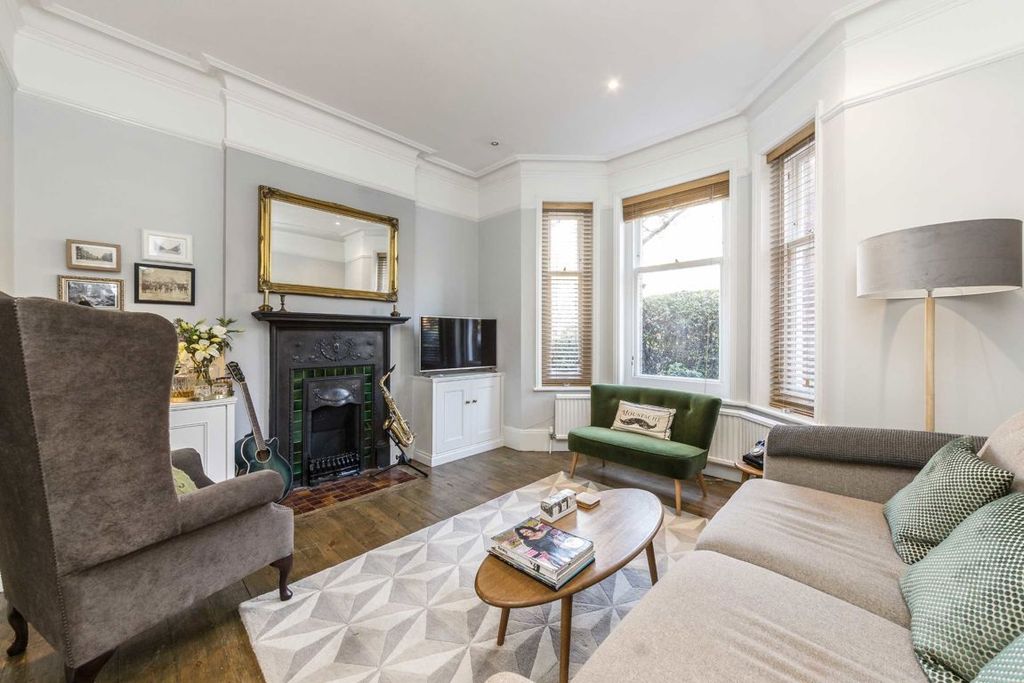 Property photo 2 of 7