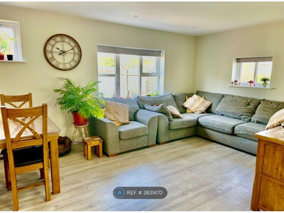 Property photo 2 of 14 Lounge