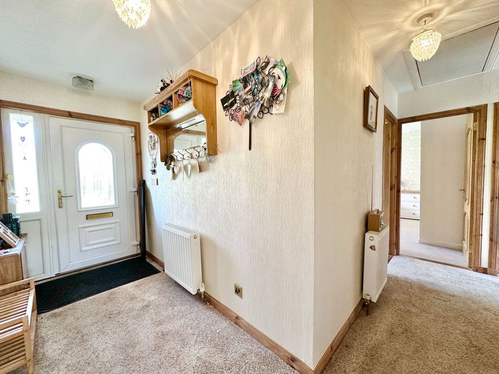 Property photo 3 of 28