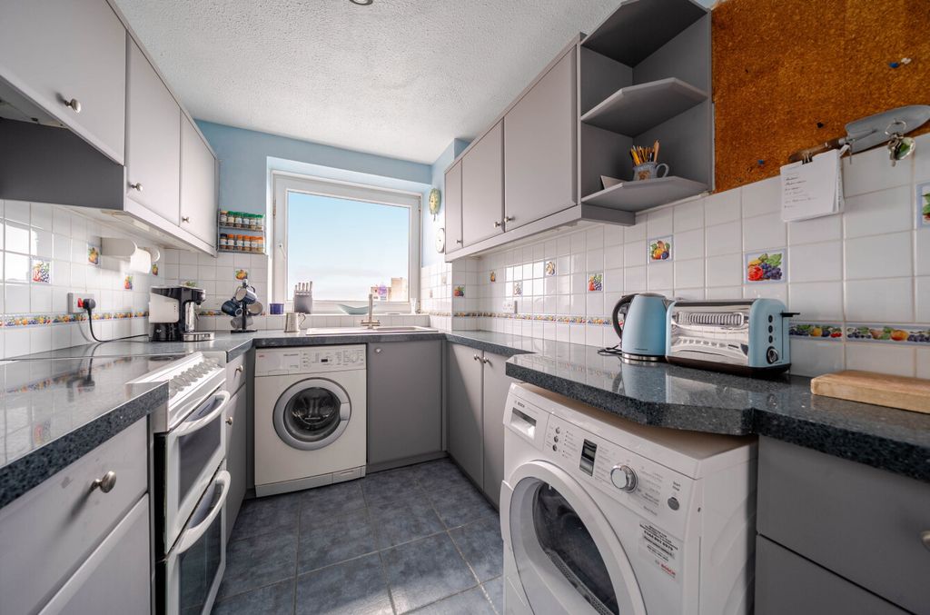 Property photo 3 of 15 1380236-13-69130B...