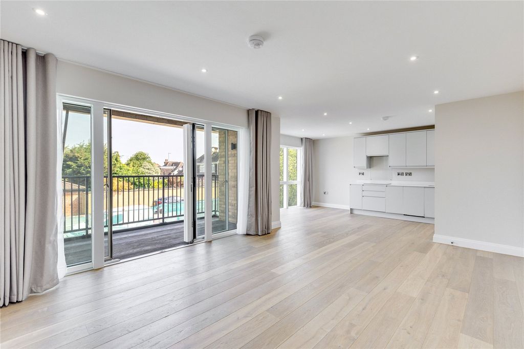 Property photo 1 of 13 Picture No. 02