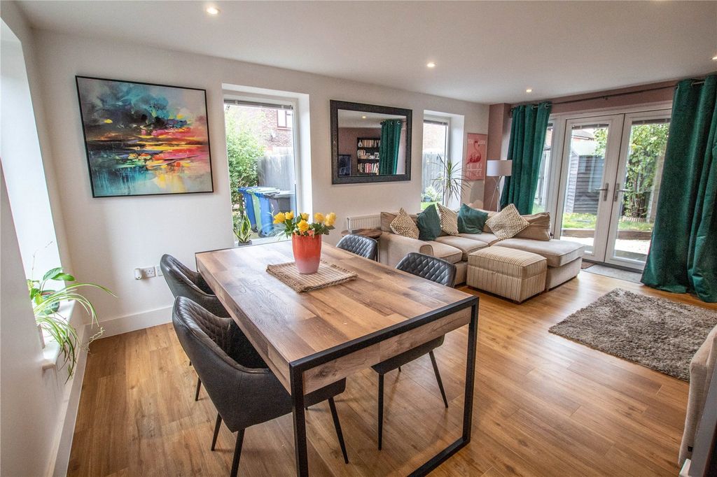 Property photo 3 of 20 Living/Diner