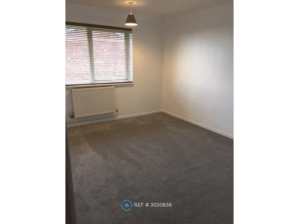 Property photo 2 of 20 Master Bedroom