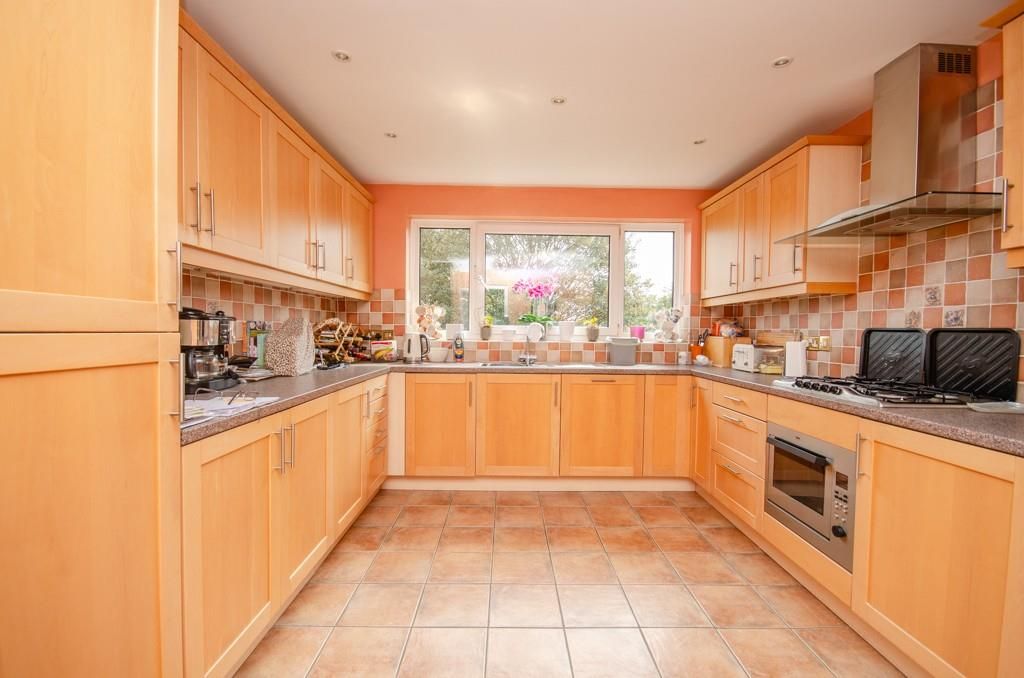 Property photo 3 of 24 Kitchen.Jpg