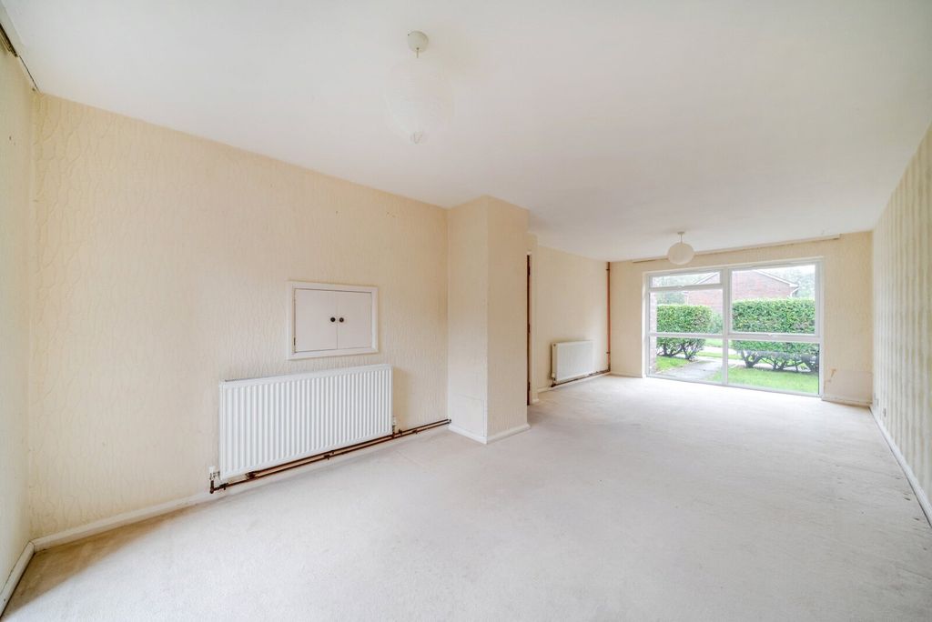 Property photo 2 of 10 Sitting/Dining Room