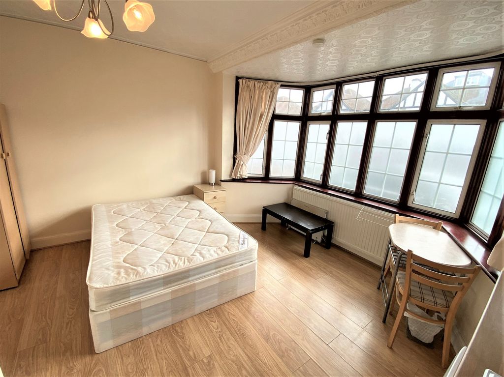 Property photo 1 of 4