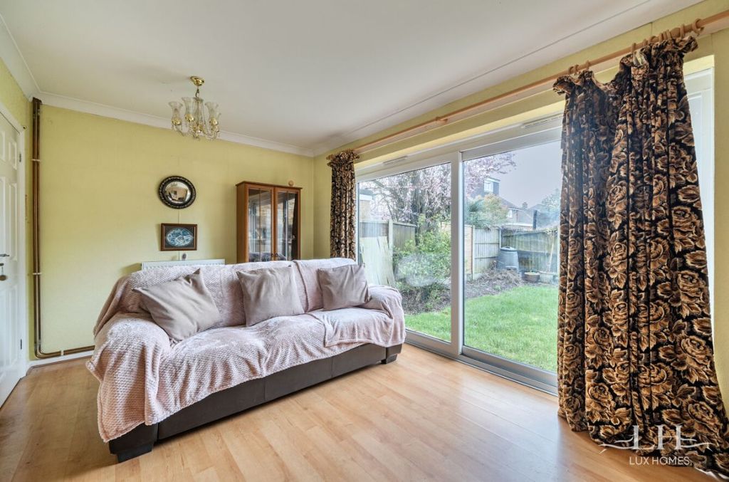 Property photo 3 of 18