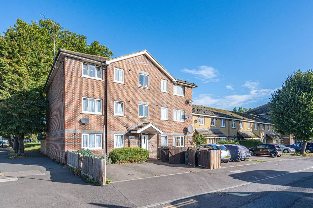 Property photo 3 of 11