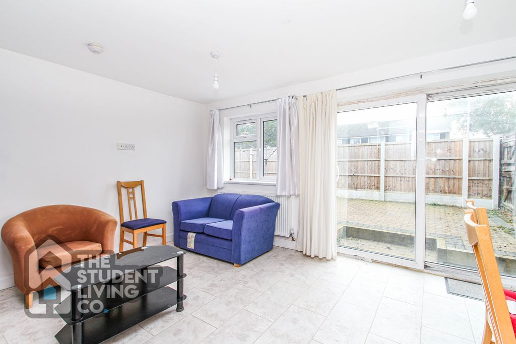 Property photo 3 of 25