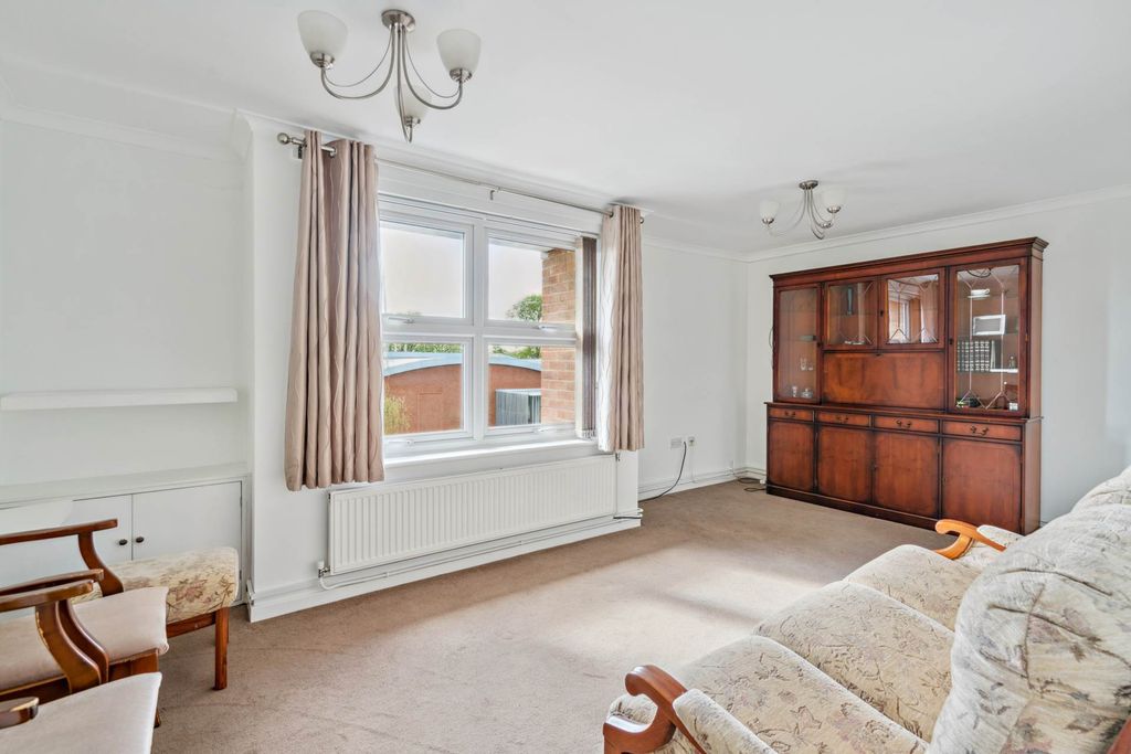 Property photo 3 of 18