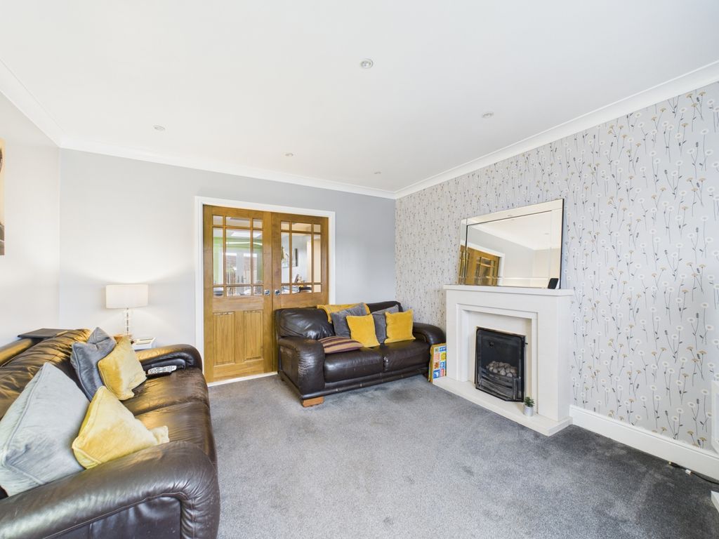 Property photo 3 of 24 Living Room