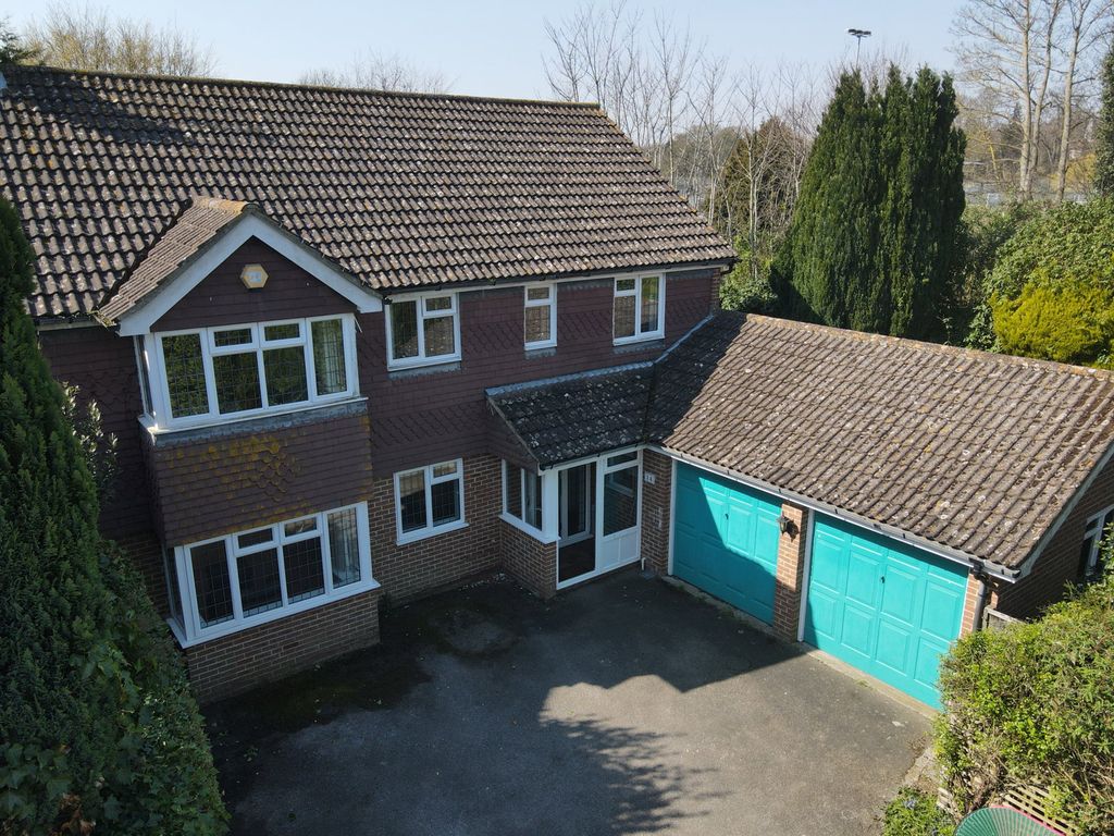 Property photo 1 of 18