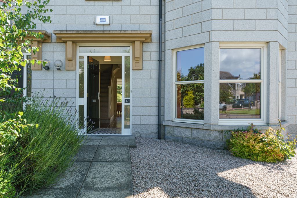 Property photo 1 of 30
