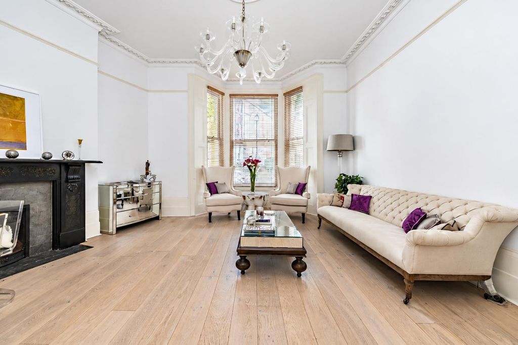 Property photo 1 of 8 1