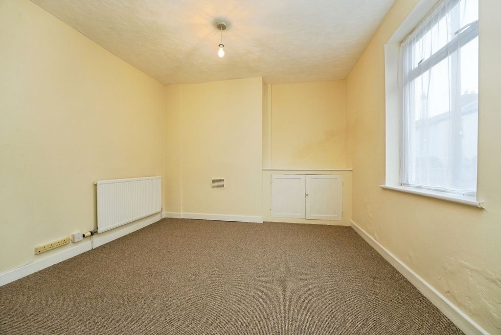 Property photo 2 of 14 Living Room