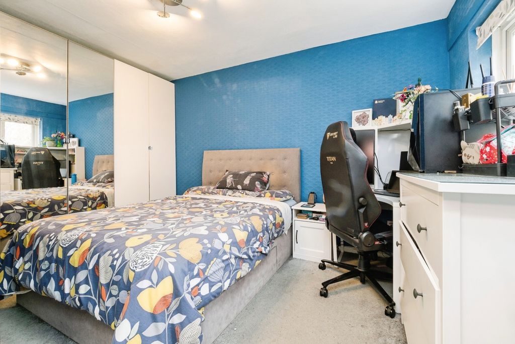 Property photo 2 of 15 Photo