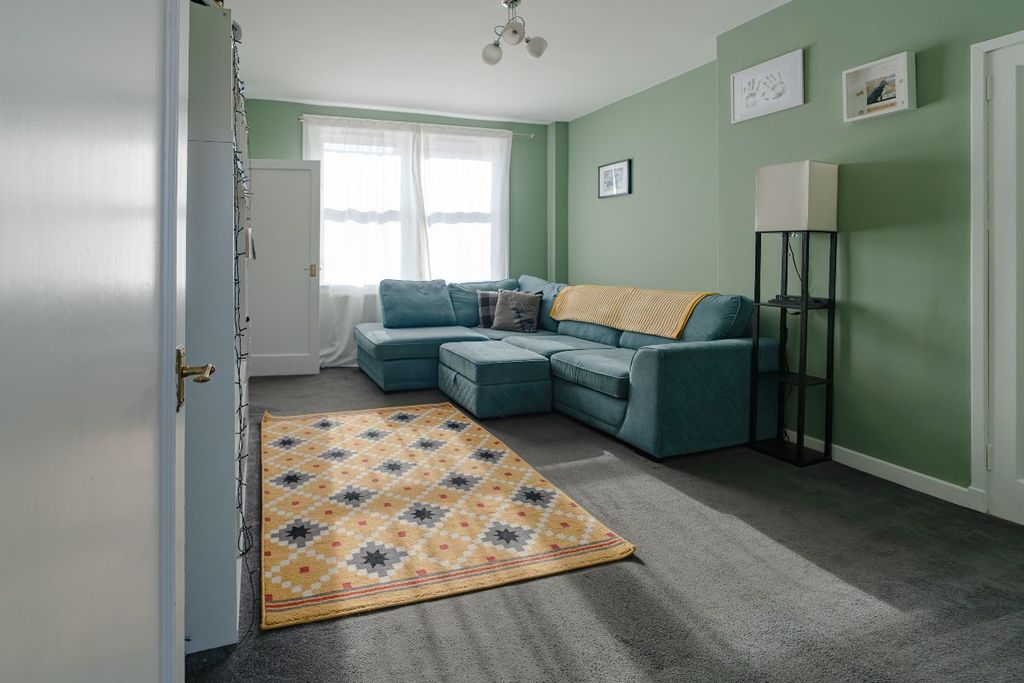 Property photo 2 of 22