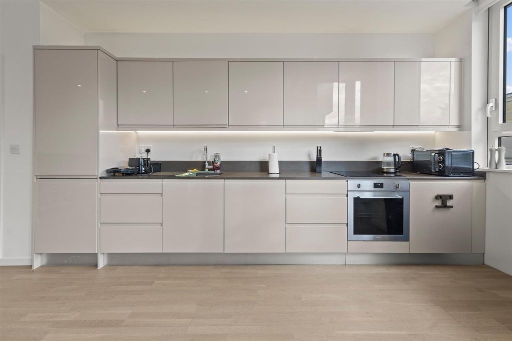 Property photo 2 of 16 13Grantonhouseweb18.Jpg