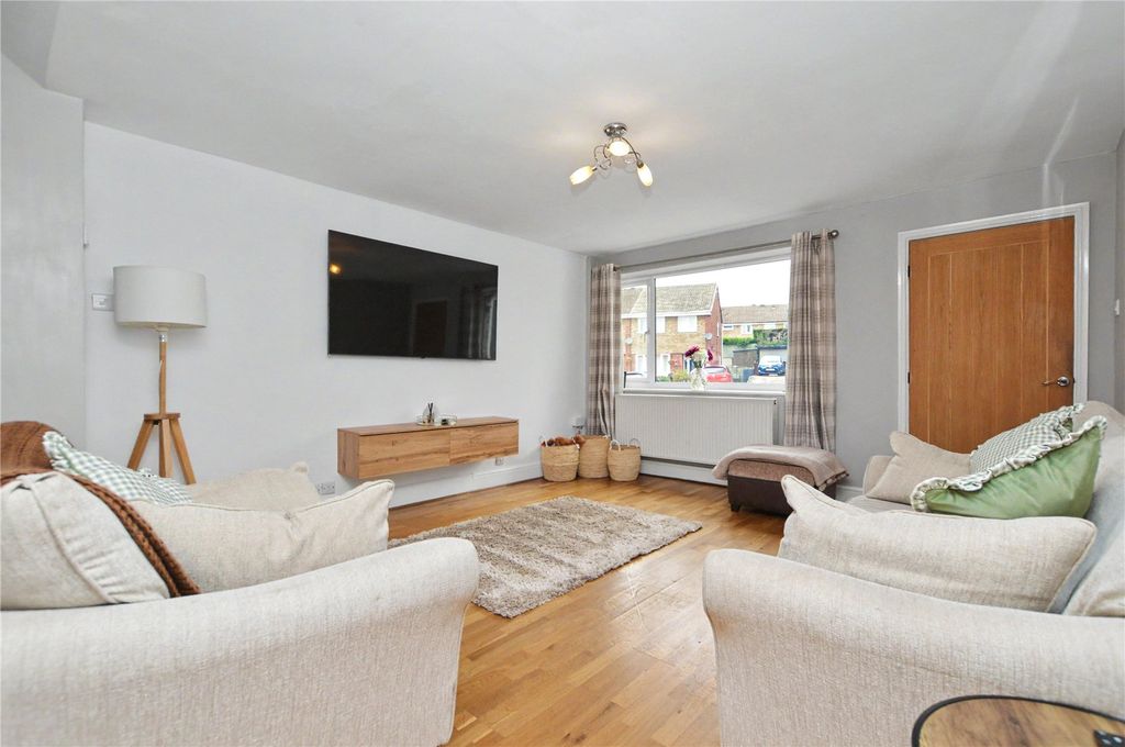 Property photo 2 of 17 Picture No. 21