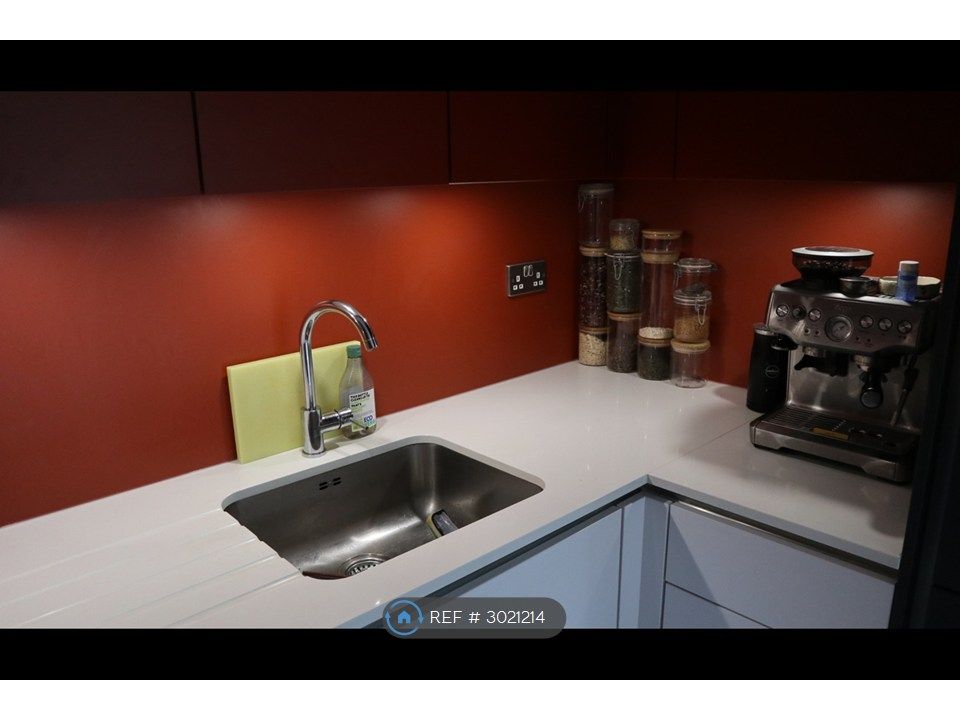 Property photo 3 of 14 Kitchen