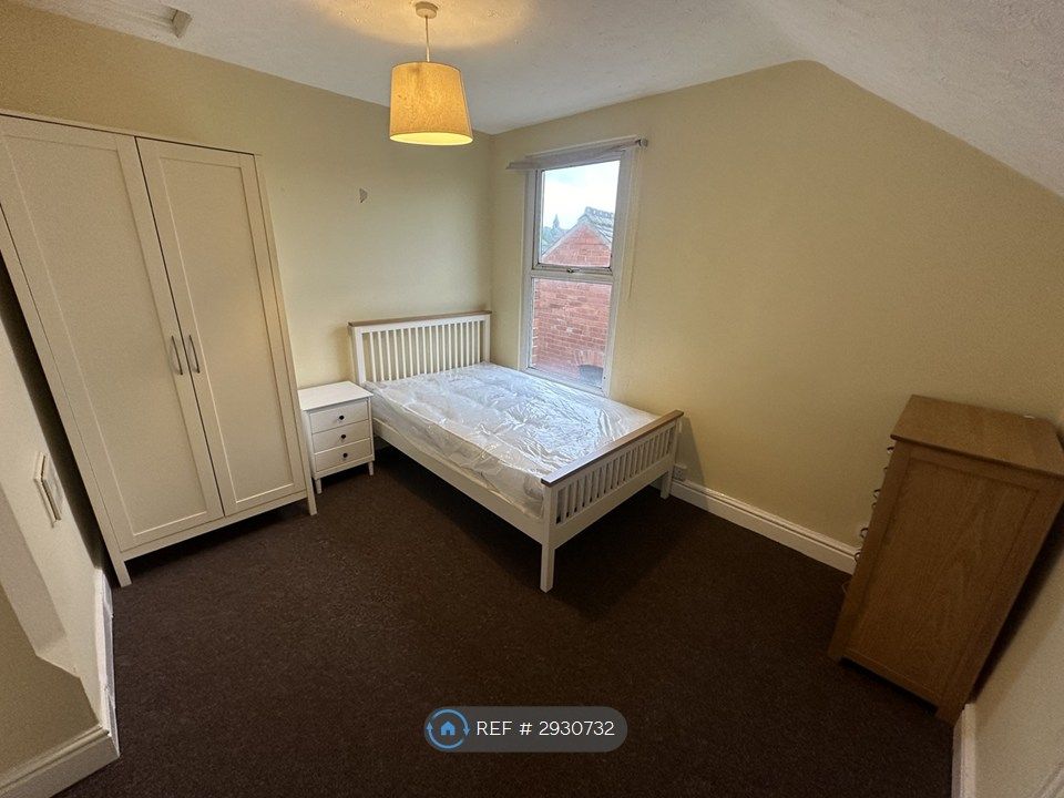 Property photo 2 of 7 Room 4