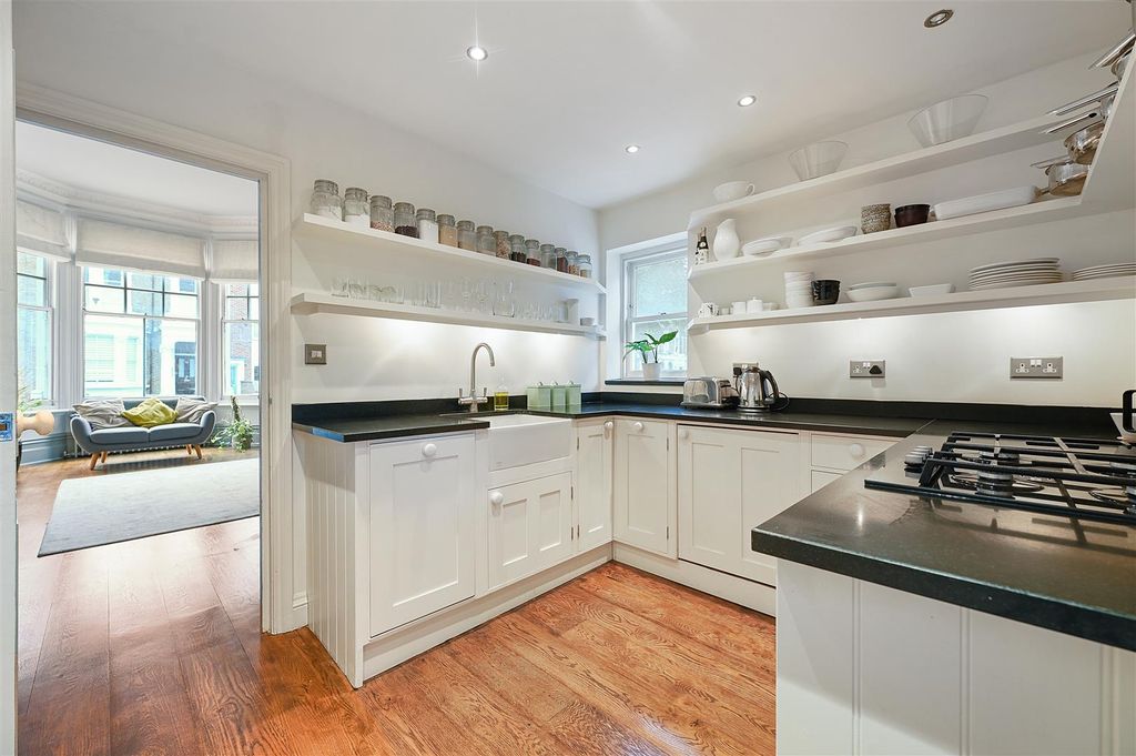 Property photo 3 of 9 Sinclair Road