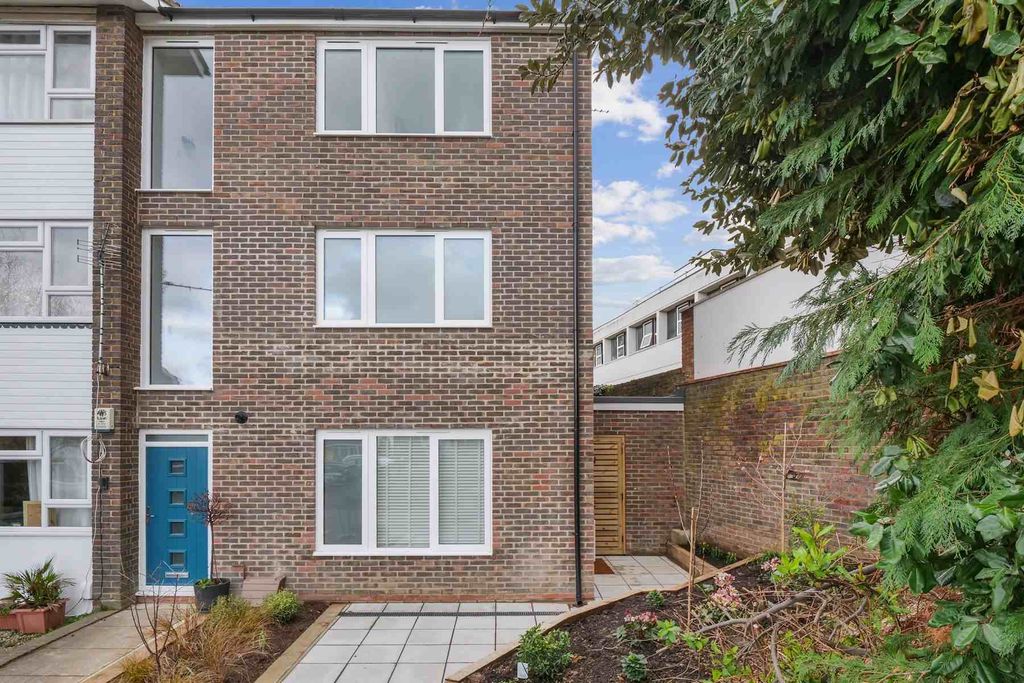 Property photo 2 of 9