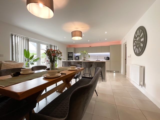 Property photo 2 of 31