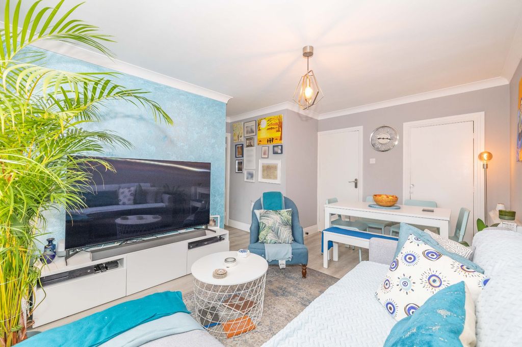 Property photo 1 of 8 Picture 1