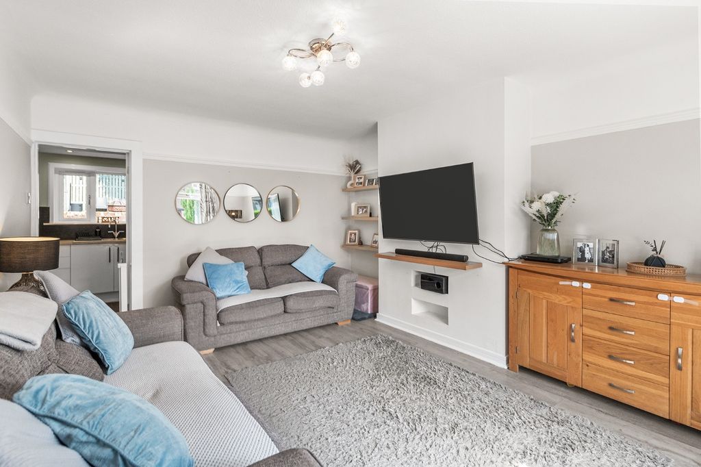 Property photo 2 of 21 4430462