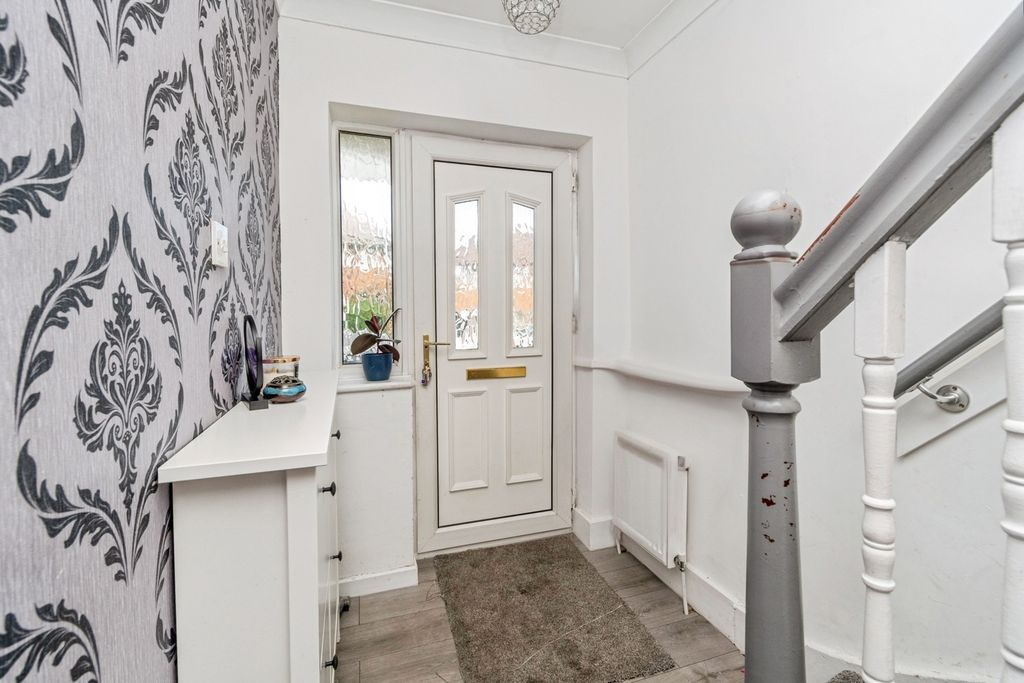 Property photo 2 of 17 Photo