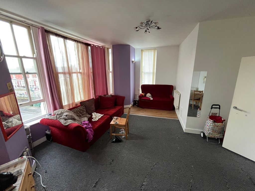 Property photo 2 of 6 Photo 1