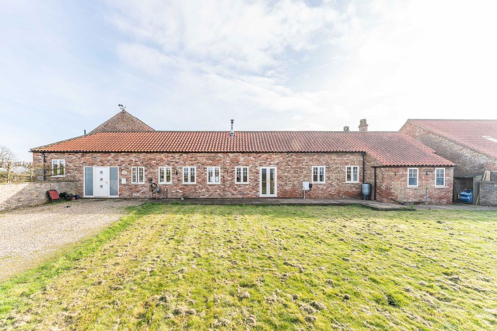 Property photo 1 of 27